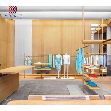 Supports d'affichage de vêtements suspendus