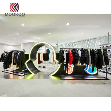 Racks métalliques pour le vêtement